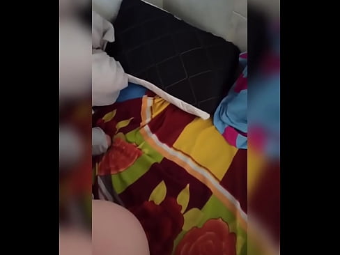 ❤️ Moje spolubydlící zůstává doma sama, protože její manžel jede na dovolenou a já využívám příležitosti, abych ji ošukal a naplnil jí prdelku mlékem. ❌ Šukání u nás ❌️