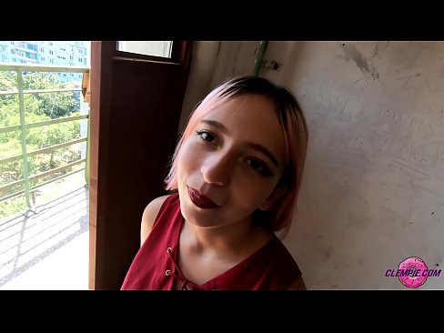 ❤️ Studentka smyslně kouří cizince ve vnitrozemí - sperma na tváři ❌ Šukání u nás ❌️